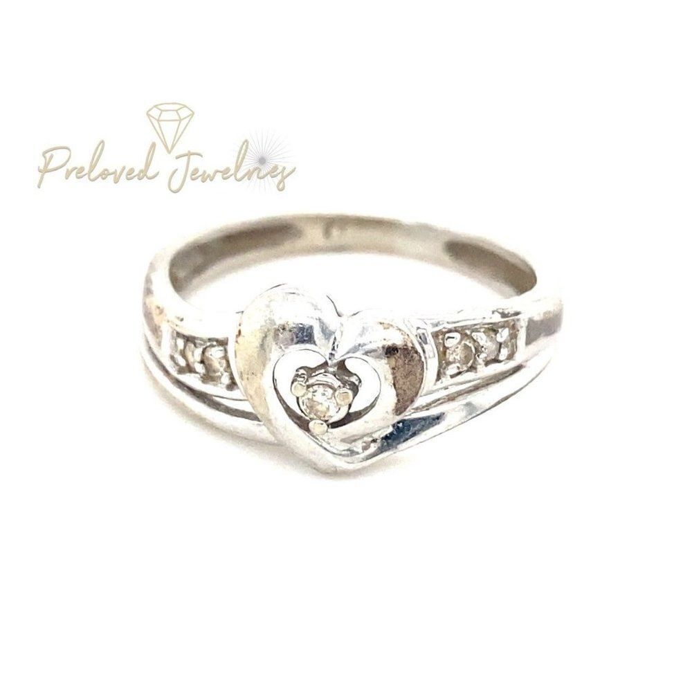10k Heart with Diamonds Ladies Ring‎